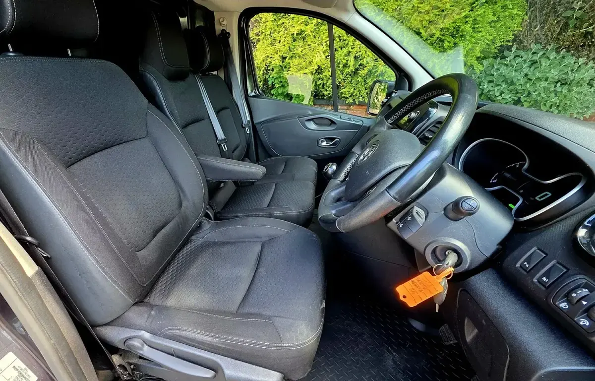 Gebraucht Vauxhall Vivaro Sportive 2019 Schwarz Van / Kleinbus