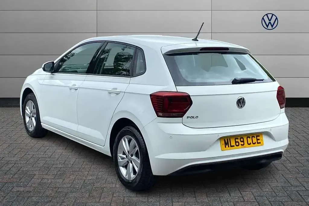 Used VW Polo SE 94 HP (69 kW) 2019 White Hatchback