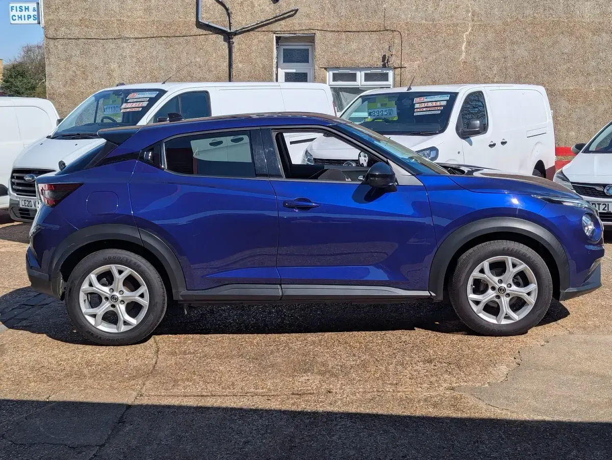 Used Nissan Juke N-Connecta 113 HP (83 kW) 2021 Blue SUV