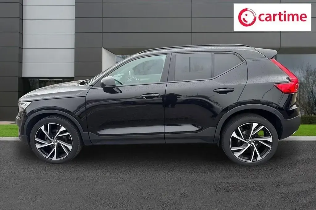 Usado Volvo XC40 R-Design Pro 163 HP (119 kW) 2020 Preto SUV