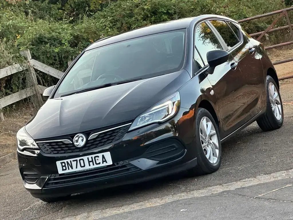 Used Vauxhall Astra Business Edition 105 HP (77 kW) 2020 Black Hatchback