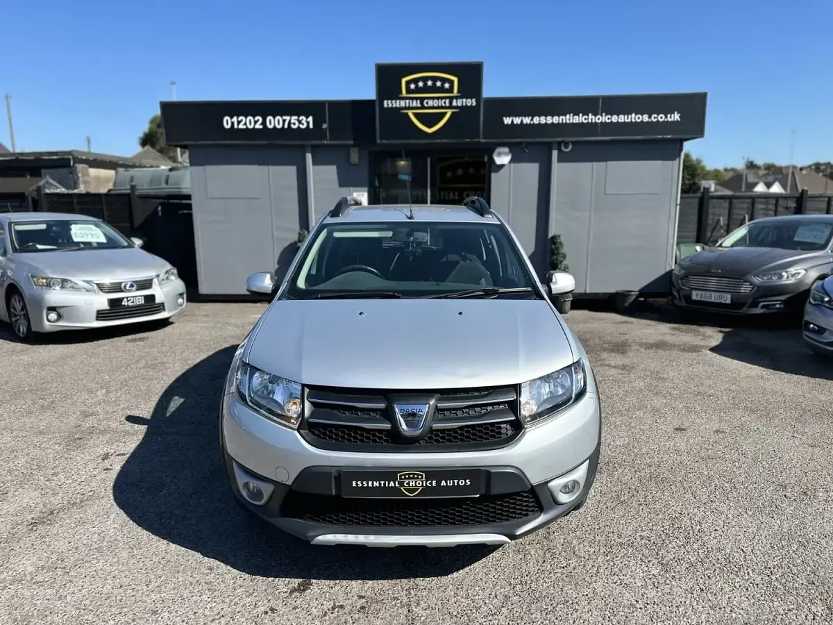 Used Dacia Sandero Lauréate 2014 Silver Hatchback