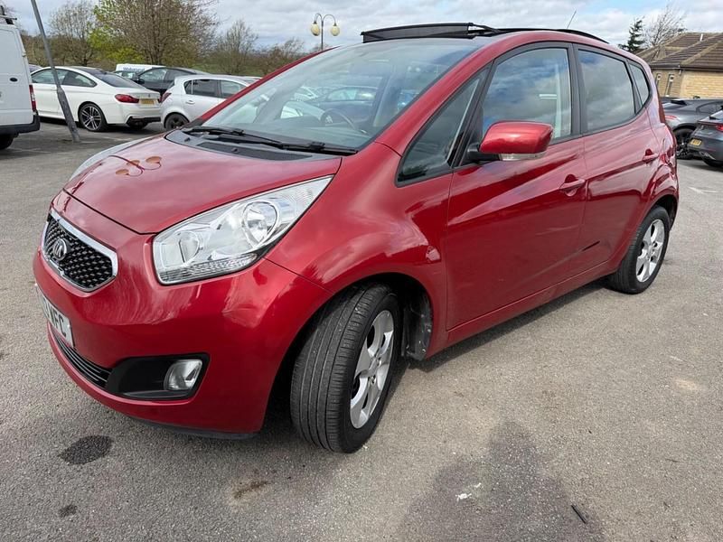 Used Kia Venga 123 HP (90 kW) 2013 Red Hatchback
