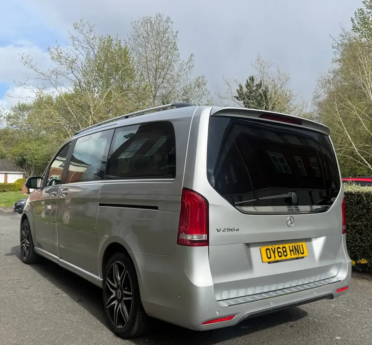 Begagnad Mercedes V250 AMG line 2018 Silver Minibuss