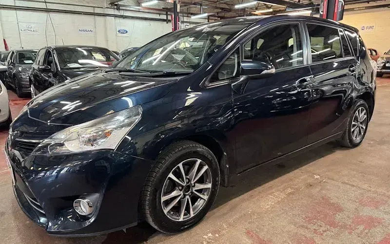 Used Toyota Verso 147 HP (108 kW) 2014 Grey MPV
