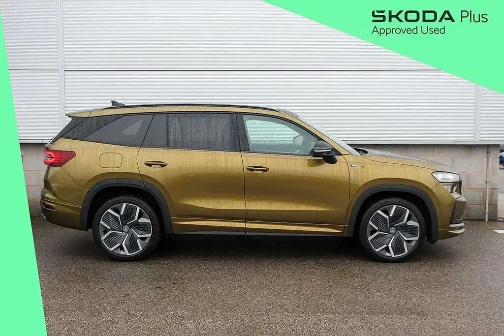 Used Skoda Kodiaq SportLine 150 HP (110 kW) 2025 Bronx gold metallic SUV