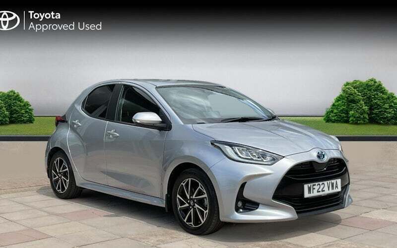 Used 2025 Toyota Yaris Hybrid Design Hatchback | £16,790 (Super price) - Image 1/4