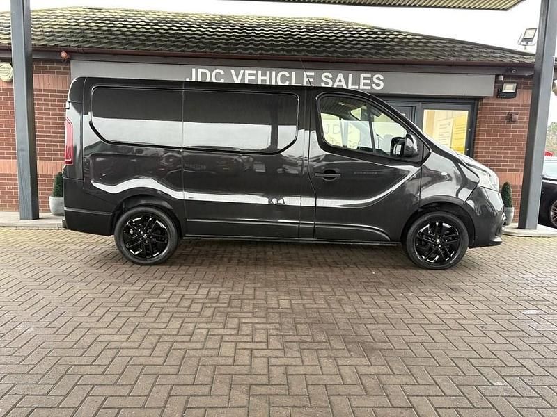 Used Renault Trafic 2019 Black MPV