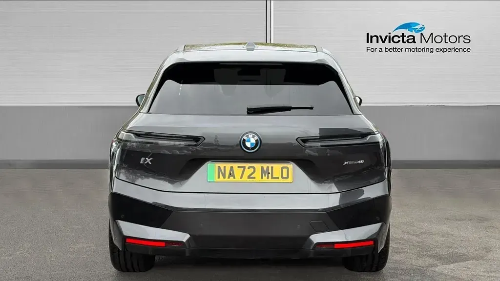 Usado BMW iX M Sport 239 kW (326 HP) 2022 Cinzento SUV