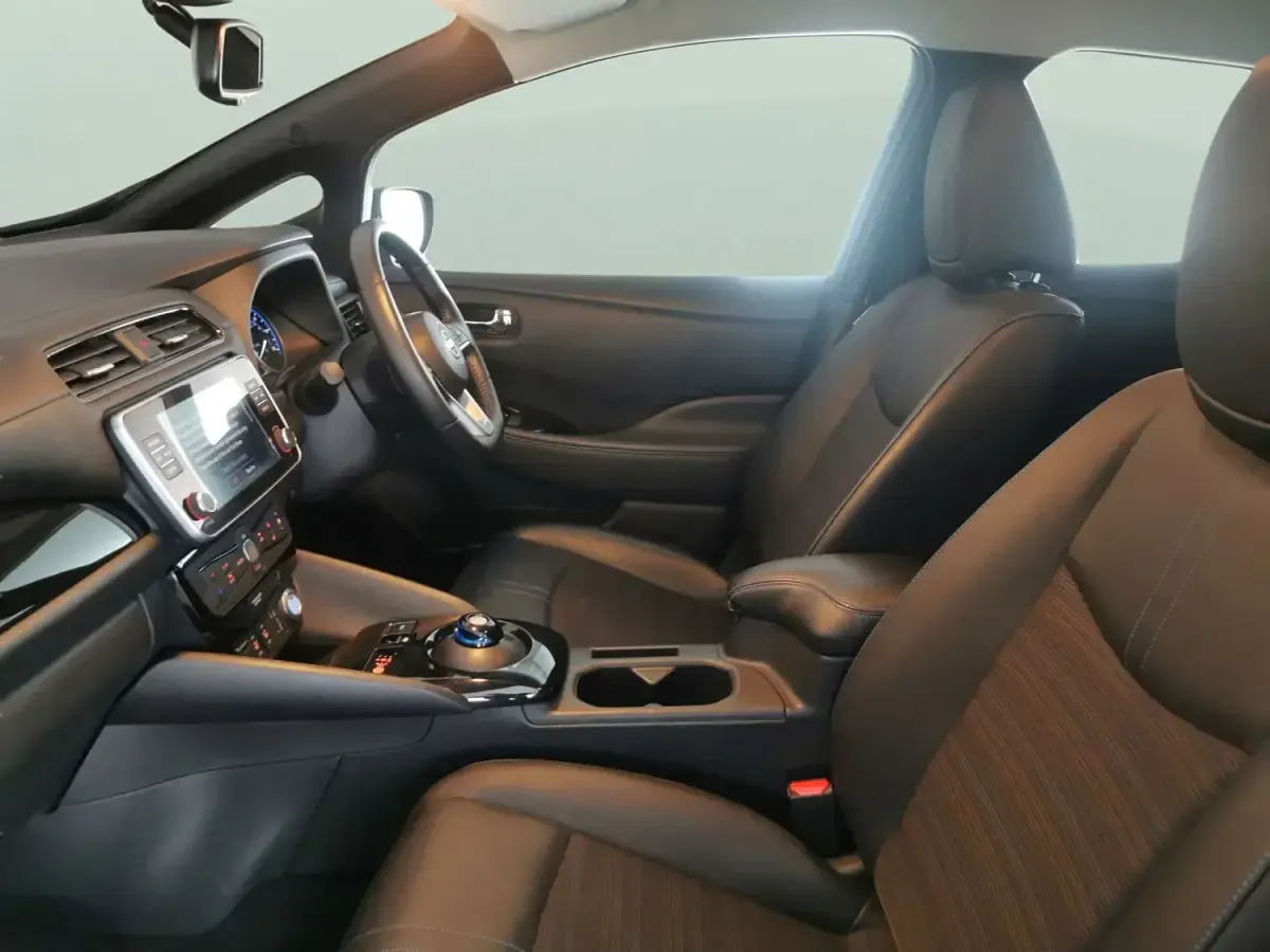 Gebraucht Nissan Leaf 360º 110 kW (150 PS) 2022 Rot Kleinwagen
