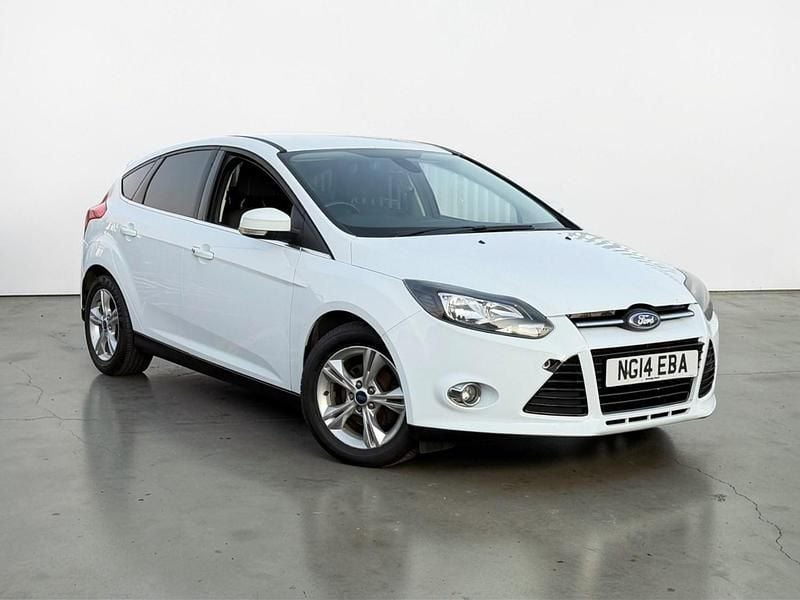 Used Ford Focus Titanium 125 HP (91 kW) 2014 White Hatchback