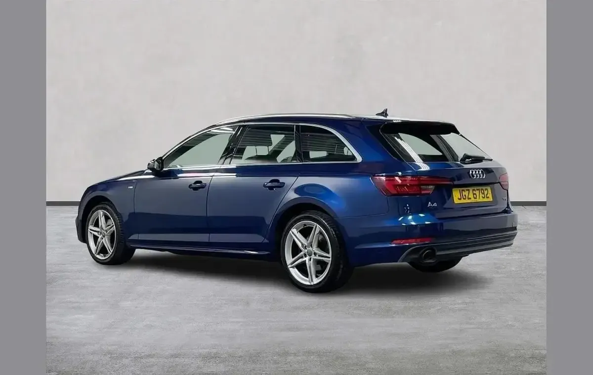 Used Audi A4 S-Line 150 HP (110 kW) 2018 Blue Estate