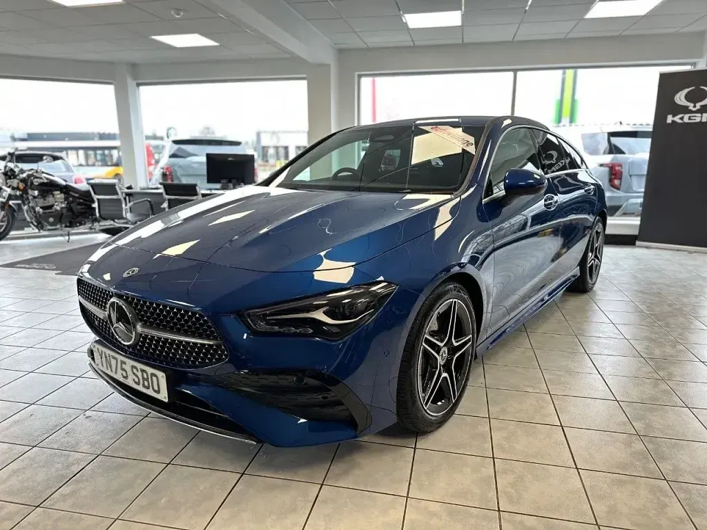 Begagnad Mercedes CLA200 Executive 2026 Blå Kombi