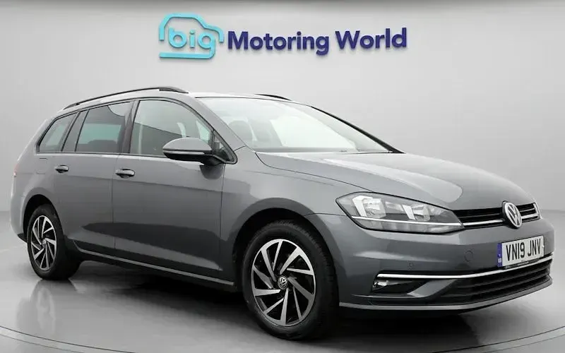 Used VW Golf VII Match 116 HP (85 kW) 2019 Estate