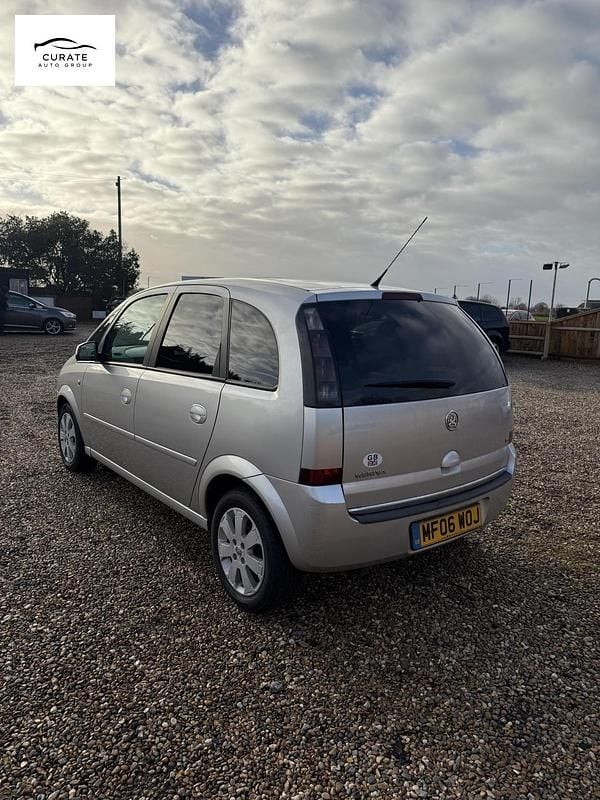 Used Vauxhall Meriva Design Edition 104 HP (76 kW) 2006 Silver MPV