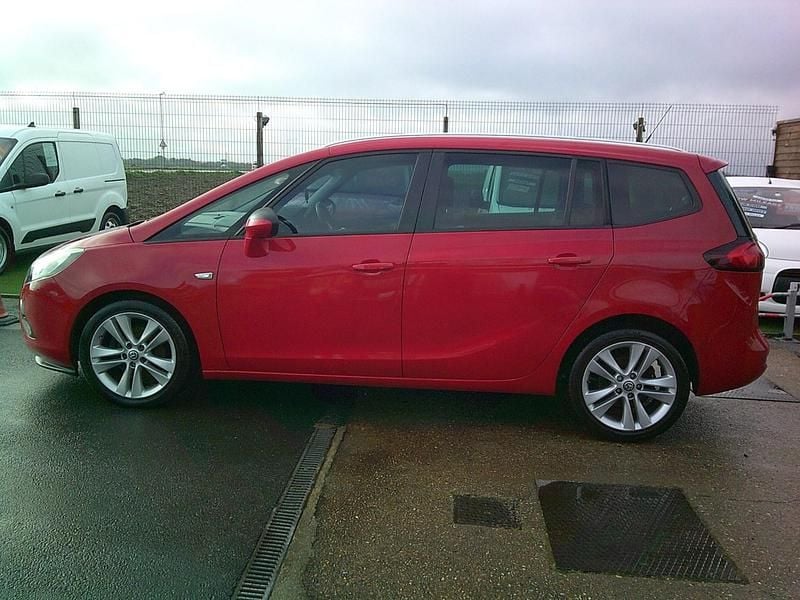 Used Vauxhall Zafira SRi 170 HP (125 kW) 2014 Red MPV