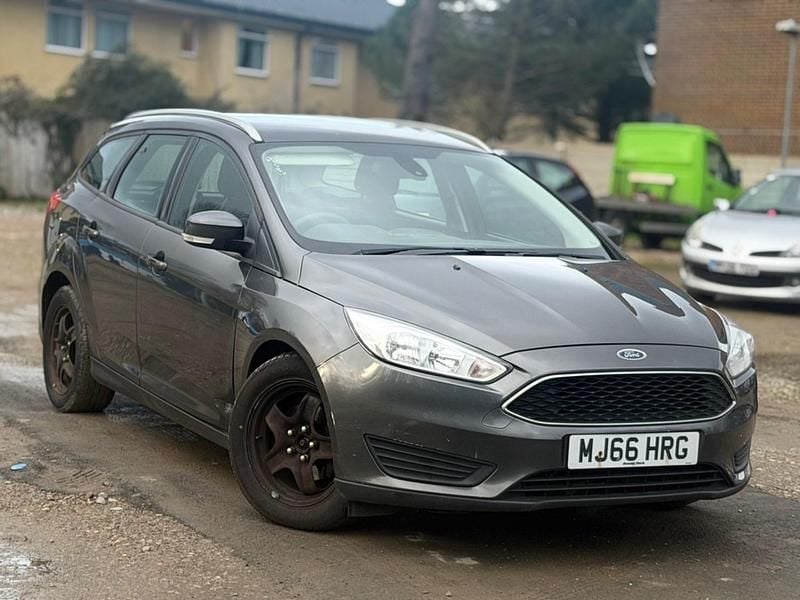 Used Ford Focus Style 85 HP (62 kW) 2016 Grey Estate