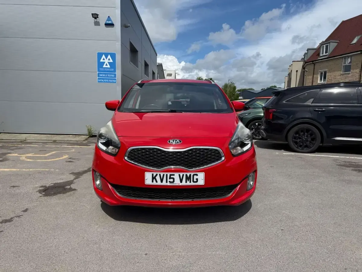 Used Kia Carens 2015 Red MPV