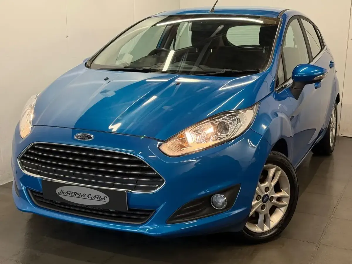 Used Ford Fiesta Zetec 100 HP (73 kW) 2015 Blue Hatchback