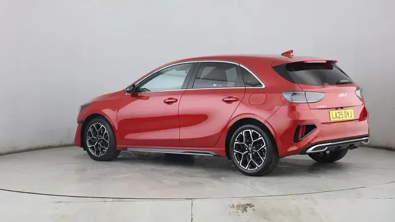 Used Kia Ceed GT-Line 138 HP (101 kW) 2025 Red Hatchback