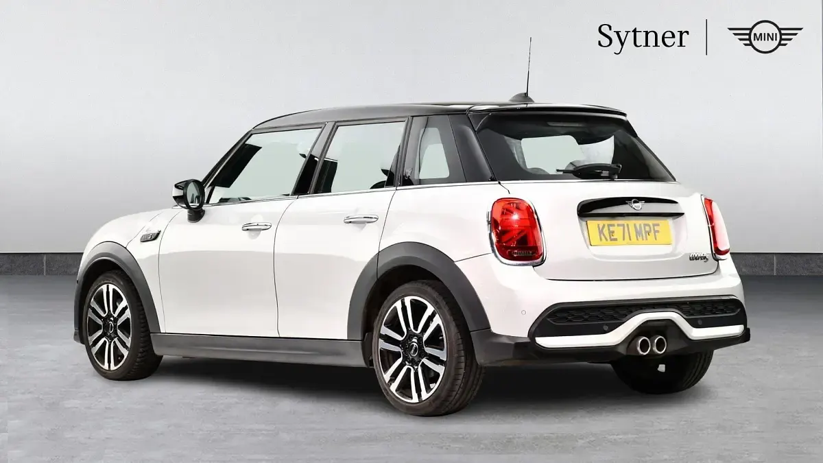 Used Mini Cooper S Exclusive 176 HP (129 kW) 2021 Silver Hatchback
