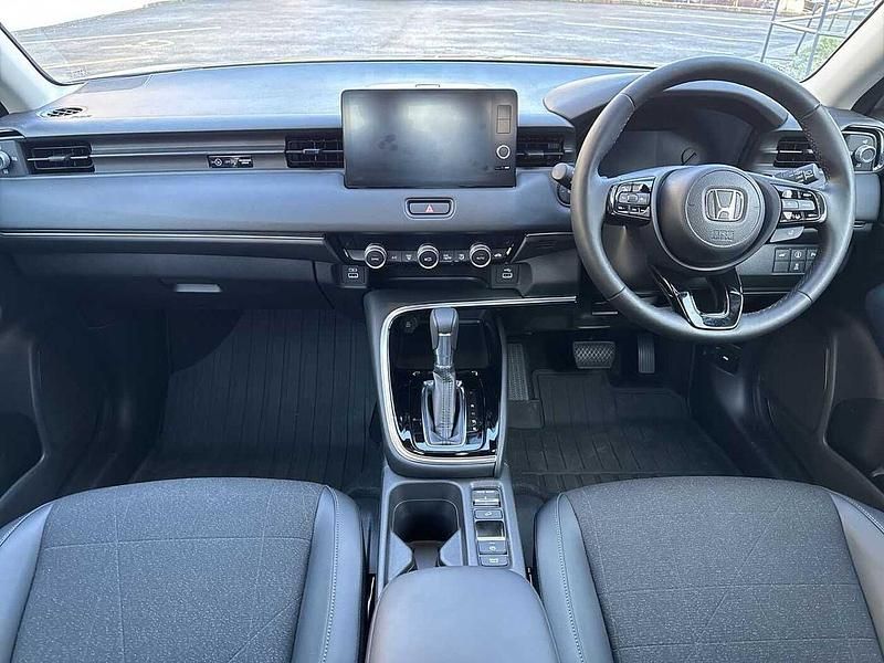 Used Honda HR-V Advance 131 HP (96 kW) 2023 Beige SUV