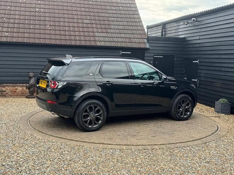 Used Land Rover Discovery Sport SE 180 HP (132 kW) 2016 Black SUV