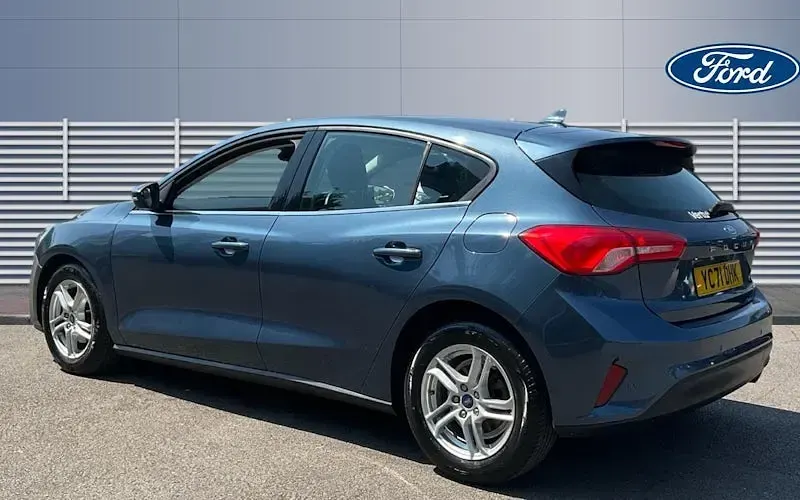 Used Ford Focus Zetec 125 HP (91 kW) 2021 Blue Hatchback