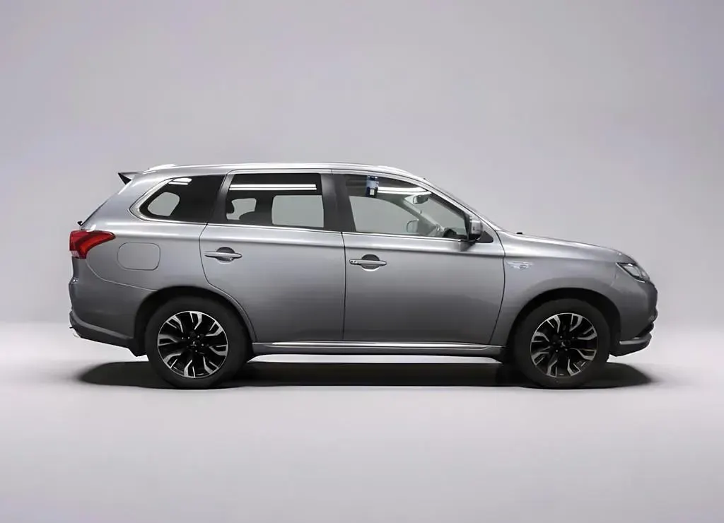 Used Mitsubishi Outlander P-HEV 2017 Grey SUV