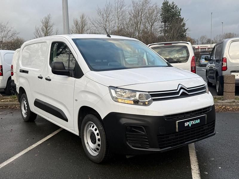 Used Citroën Berlingo 100 HP (73 kW) 2022 White MPV