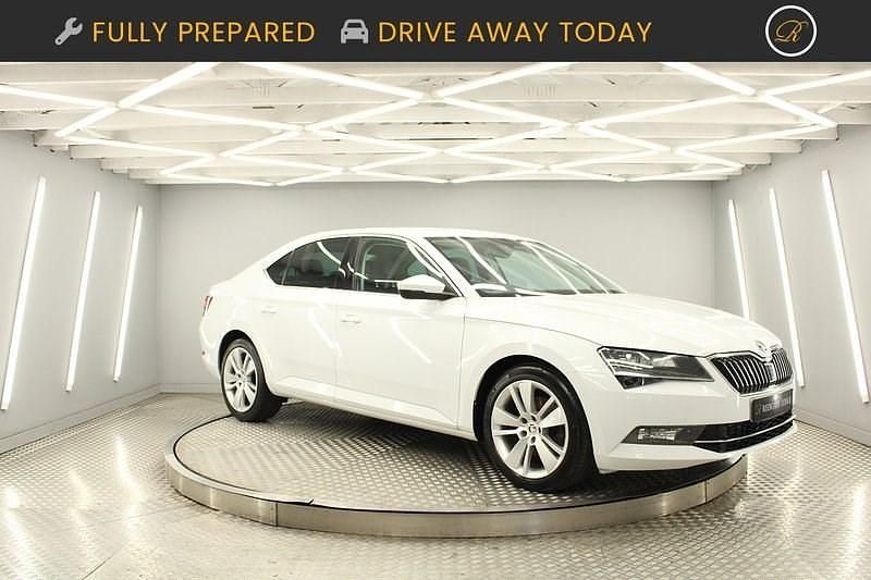 White Used 2016 Skoda Superb SE L Executive Hatchback | £10,490 (Fair price) - Image 1/4