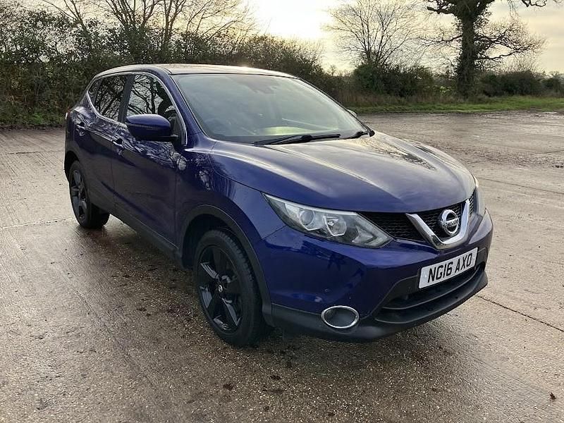 Blue Used 2016 Nissan Qashqai N-Connecta SUV | £5,495 (Fair price) - Image 1/4