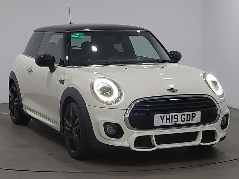 Used Mini Cooper Comfort 136 HP (100 kW) 2019 White Hatchback