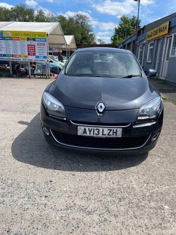 Grey Used 2013 Renault Mégane III Dynamique Hatchback | £3,450 (Good price) - Image 1/4