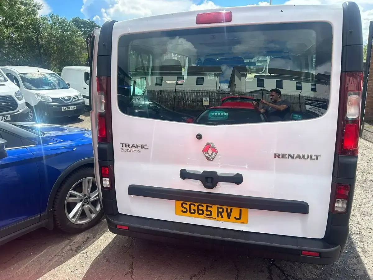 Used Renault Trafic Business 2015 White MPV