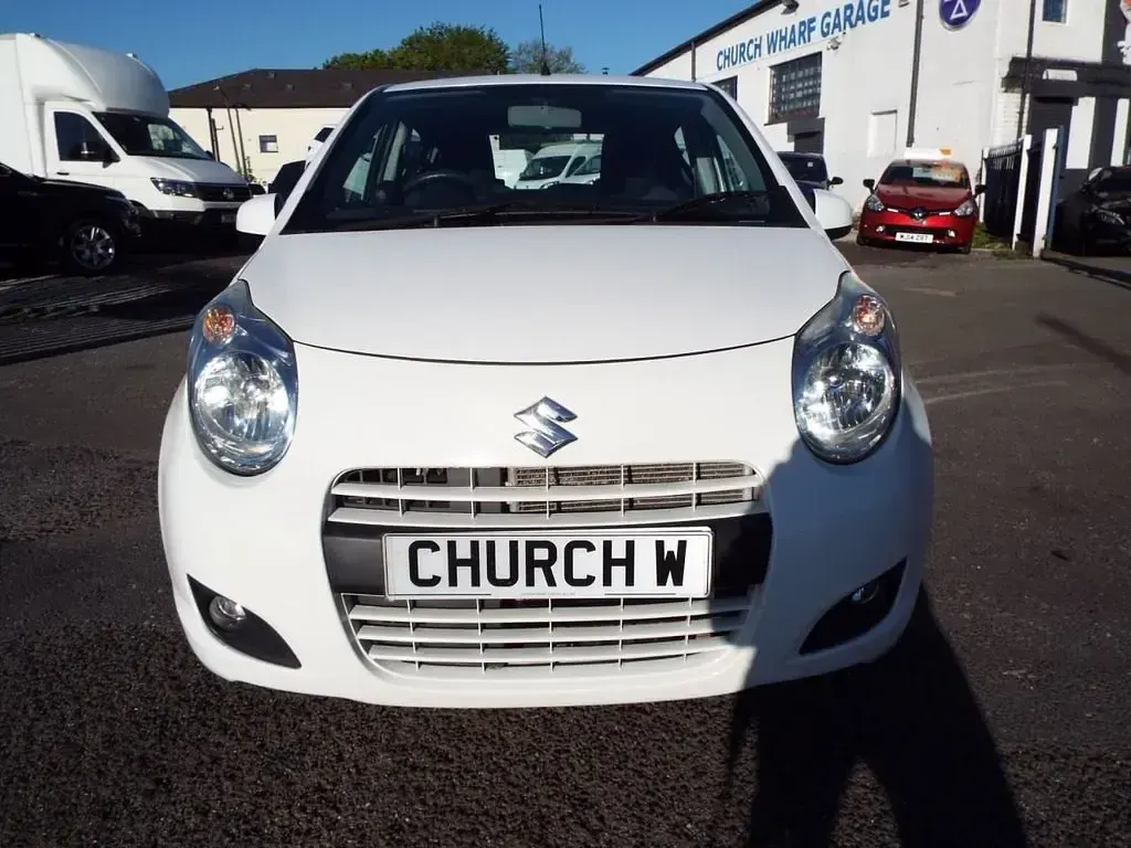 Used Suzuki Alto SZ4 68 HP (50 kW) 2014 White Hatchback