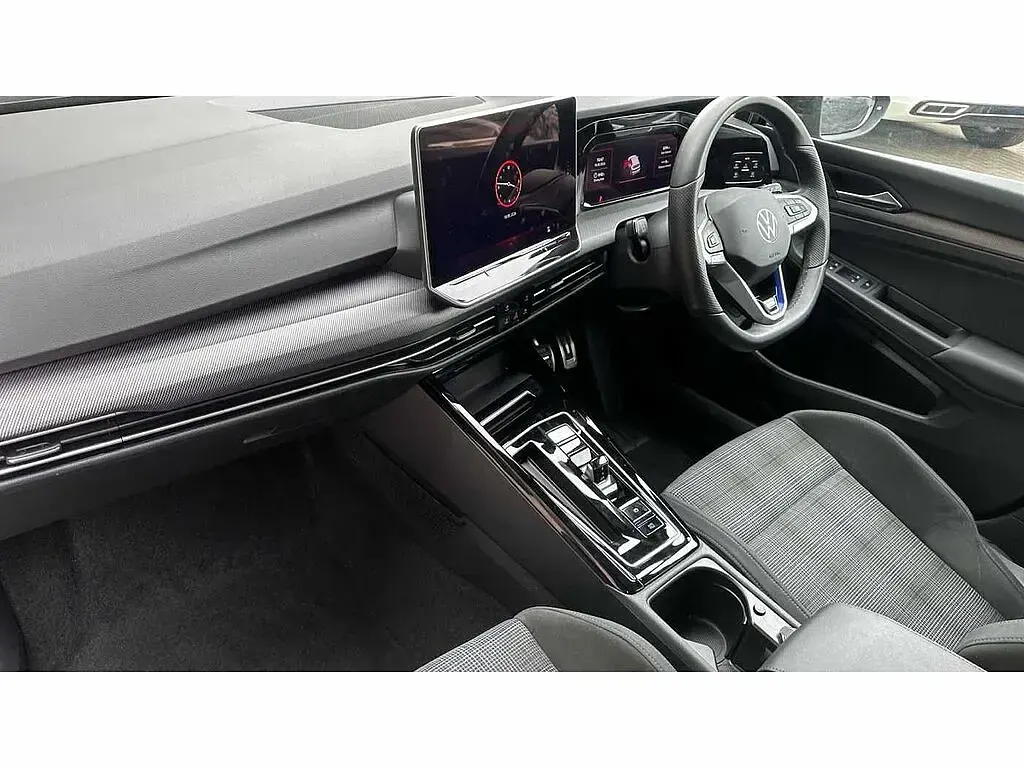 Used VW Golf VIII 174 HP (127 kW) 2025