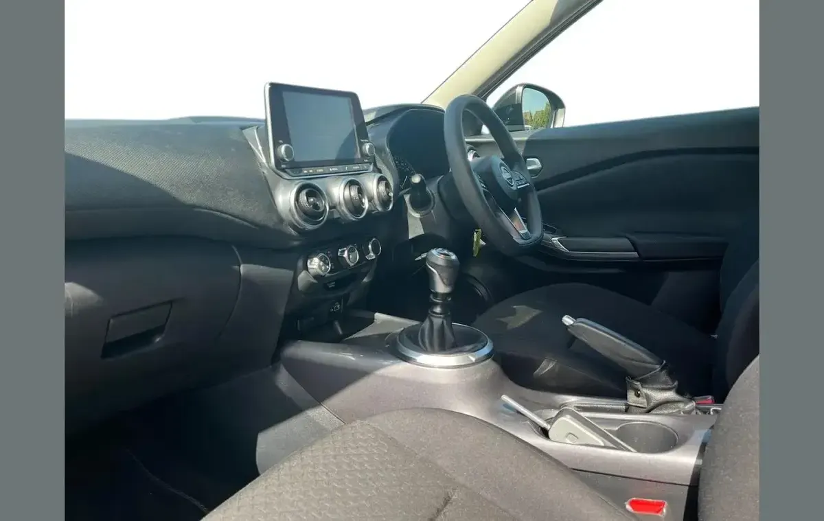 Used Nissan Juke Acenta 112 HP (82 kW) 2023 White SUV