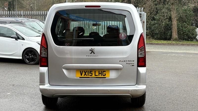 Begagnad Peugeot TePee S 2015 Silver Minibuss
