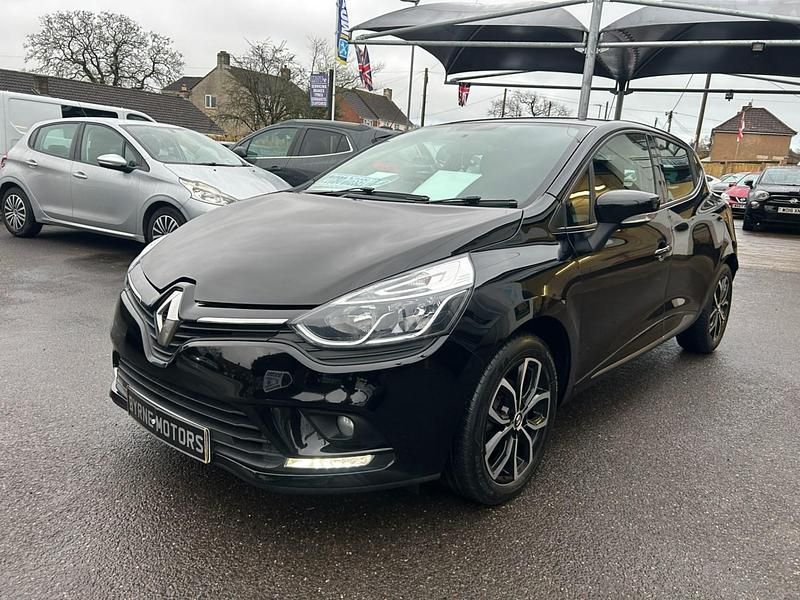 Used Renault Clio V Play 90 HP (66 kW) 2025 Black Hatchback
