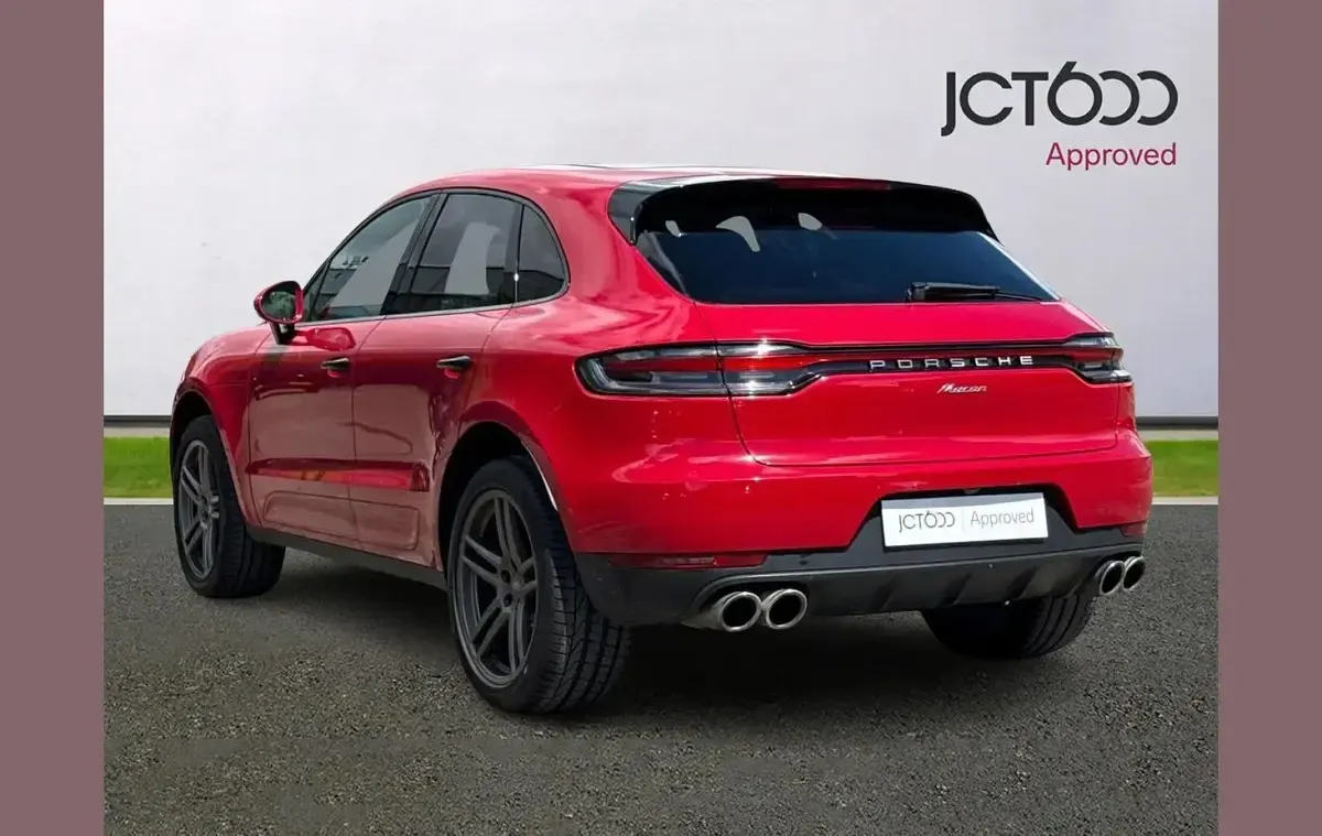 Used Porsche Macan 241 HP (177 kW) 2019 Red SUV