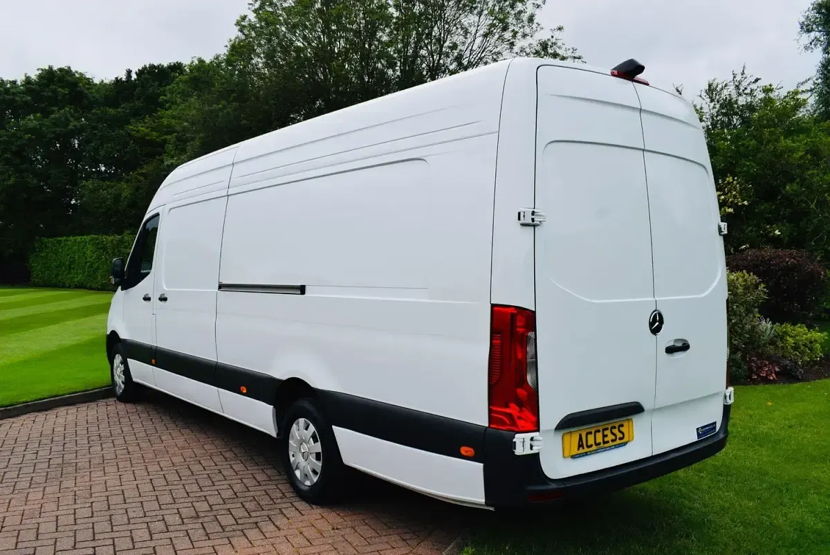 Used Mercedes Sprinter Premium 148 HP (108 kW) 2024 White Van