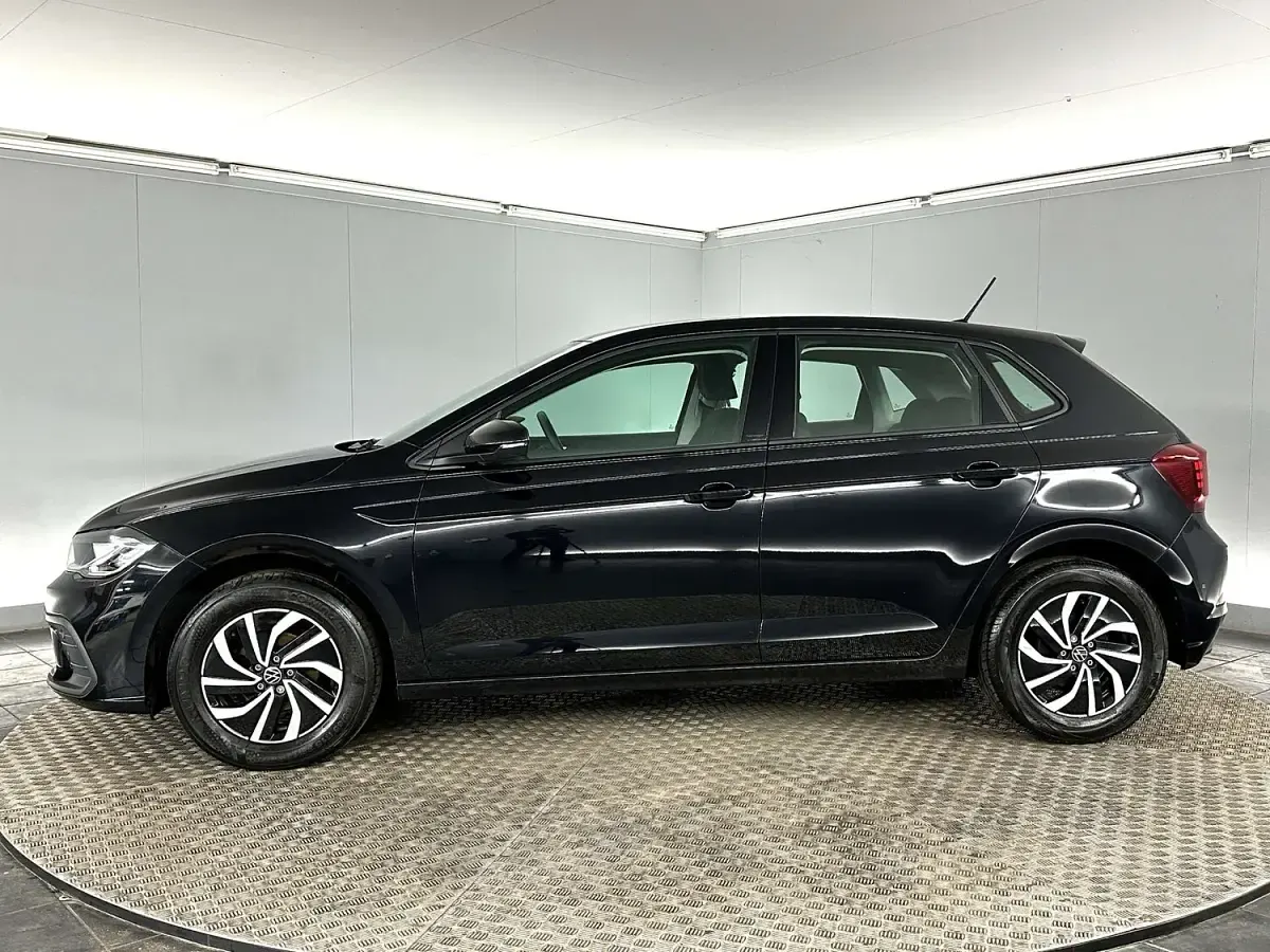 Begagnad VW Polo Life 95 HK (69 kW) 2024 Svart Halvkombi