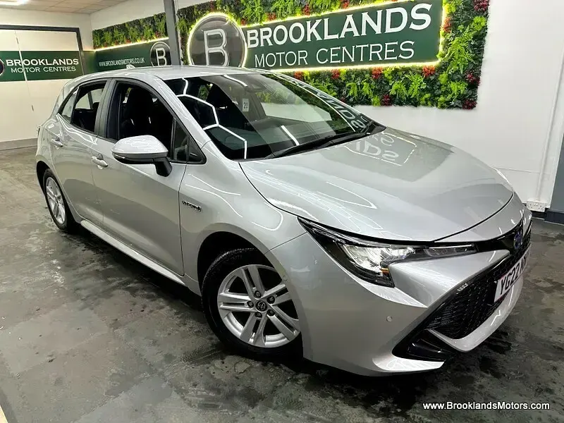 Used Toyota Corolla 120 HP (88 kW) 2022 Silver Hatchback
