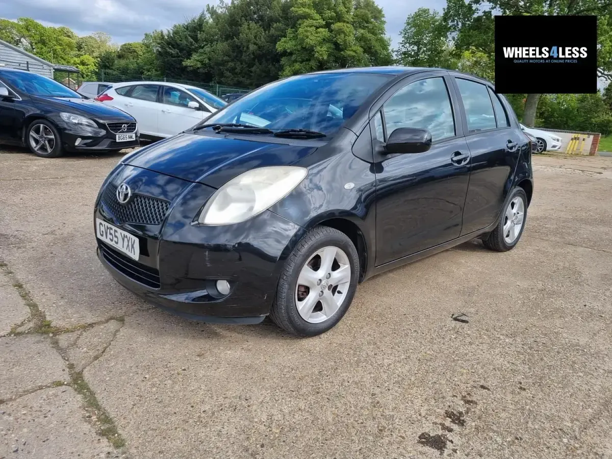Usado Toyota Yaris 2006 Preto Citadino
