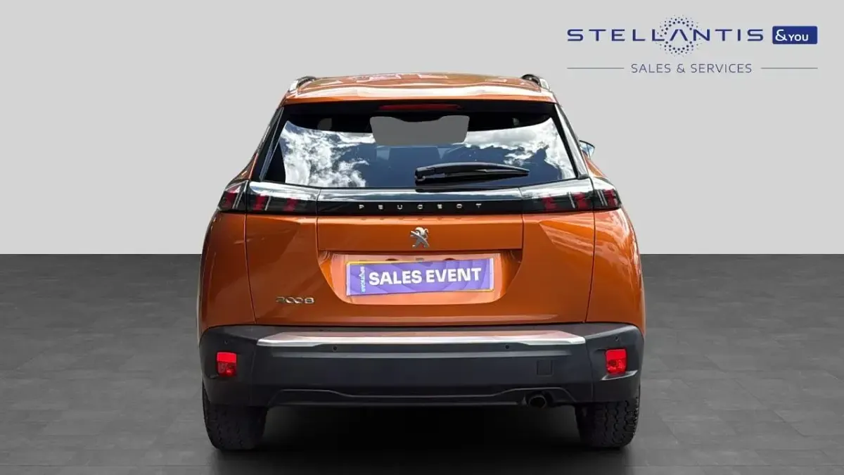 Used Peugeot 2008 Active+ 100 HP (73 kW) 2023 Orange SUV