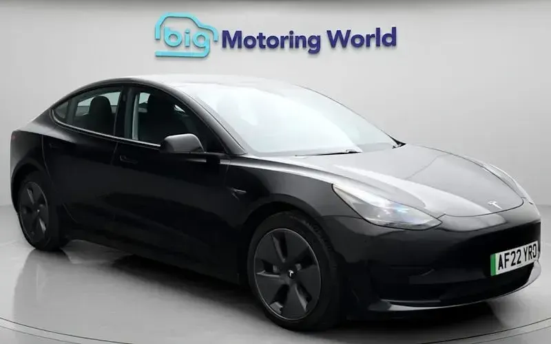 Used Tesla Model 3 Standard Range Plus 222 kW (302 HP) 2021 Sedan