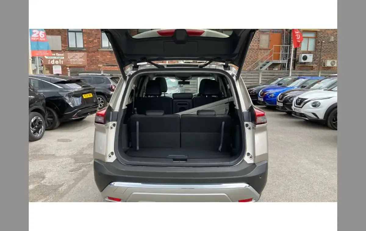 Nuevo Nissan X-Trail Tekna 213 CV (156 kW) 2025 Plateado SUV