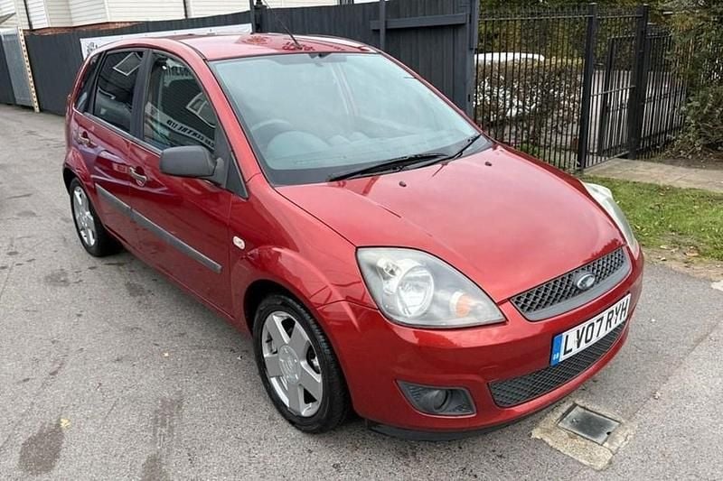 Red Used 2007 Ford Fiesta Zetec Hatchback | £1,000 (Good price) - Image 1/1