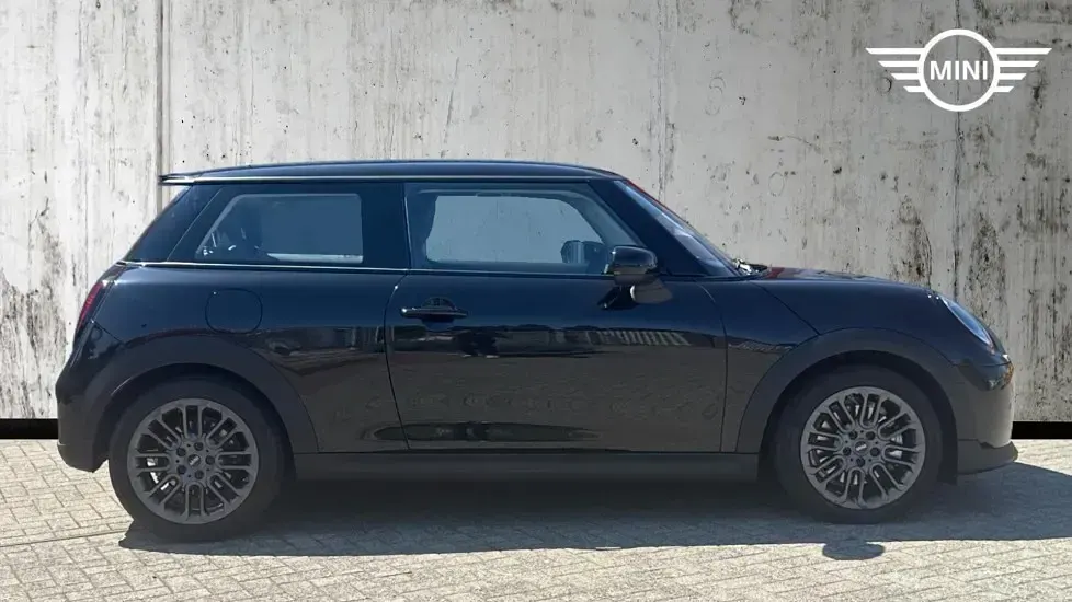 Used Mini Cooper S Hatch 201 HP (147 kW) 2025 Black Hatchback